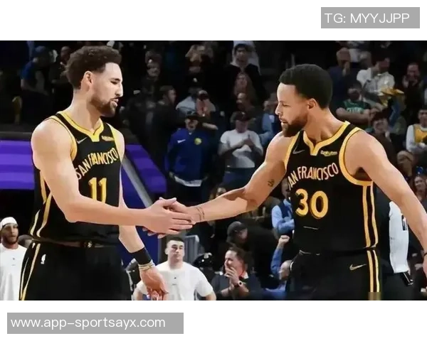 克莱半场三分火力全开轰23分平赛季纪录展现巅峰状态